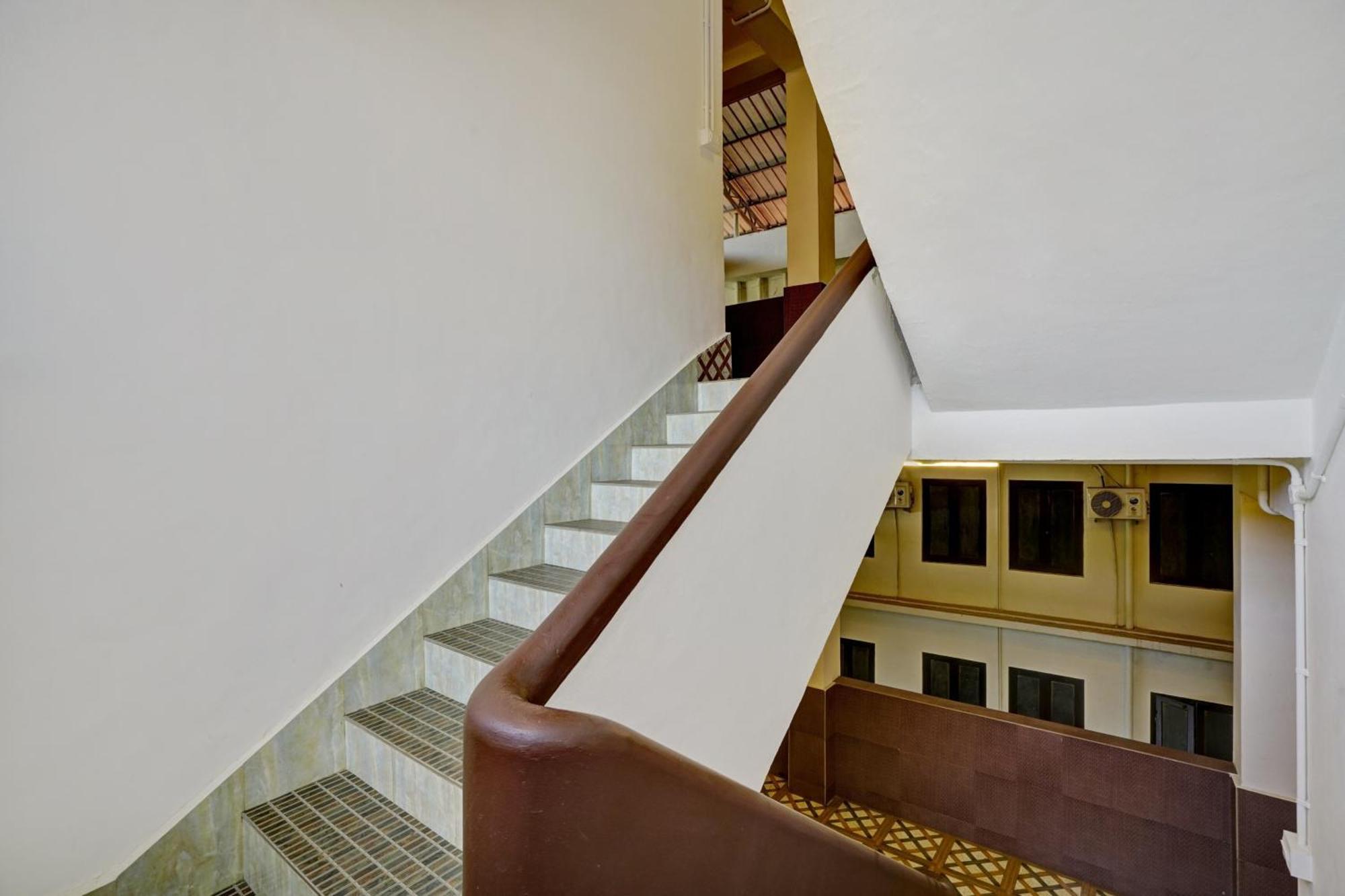 Super Hotel O Ceasar Palace Annex Thodupuzha Bagian luar foto